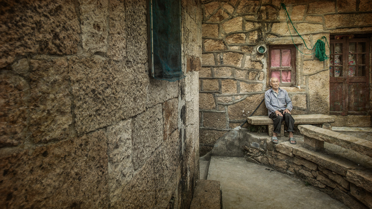 了一个村子灵魂深处,他们的口口相传,他们的故土往事,他们的暮年沉思