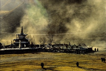26《佛塔》1995年2月12日摄于四川康定塔公寺