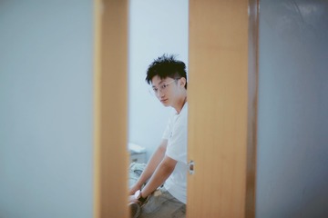 001