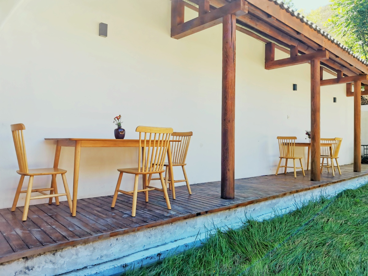 旺山庭院精致的民宿,群山环抱,两进小院,五间客房,户户冰箱加地暖.