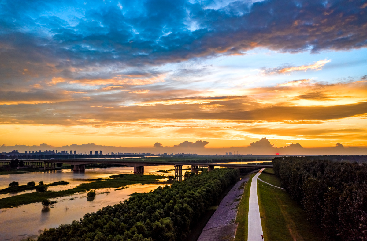 安徽淮南孔李大桥淮河晚霞你好夏天我在淮南