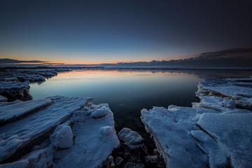 906377