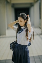 98785