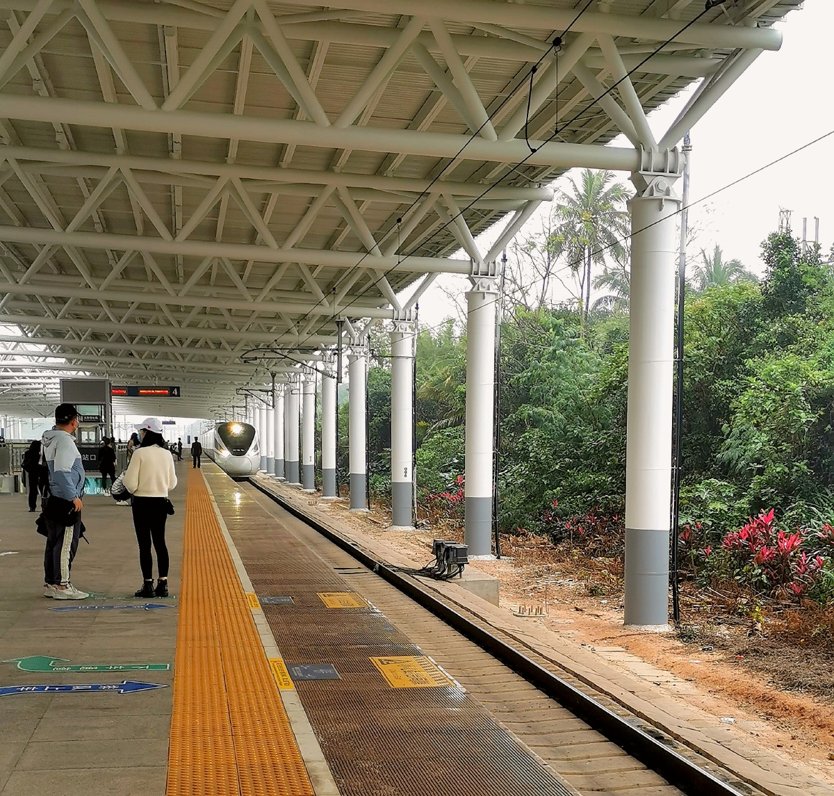 动车海南文昌站摄