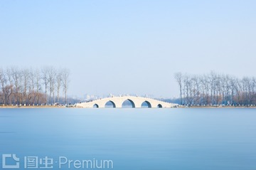 八一湖