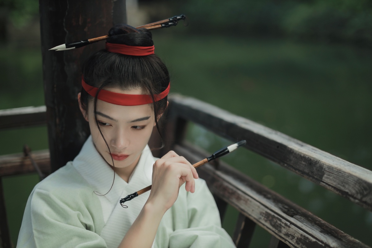 一组沈周简易cos出镜音妹妆造