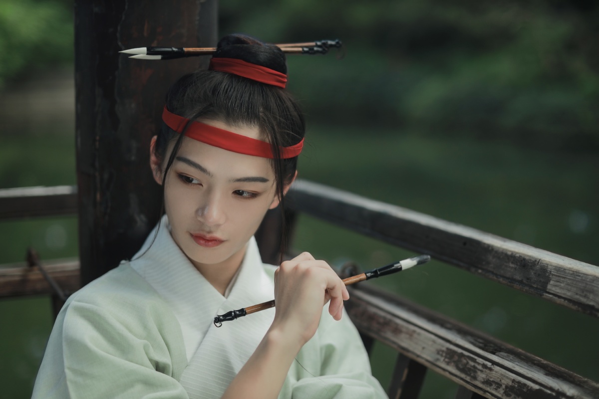 一组沈周简易cos出镜音妹妆造