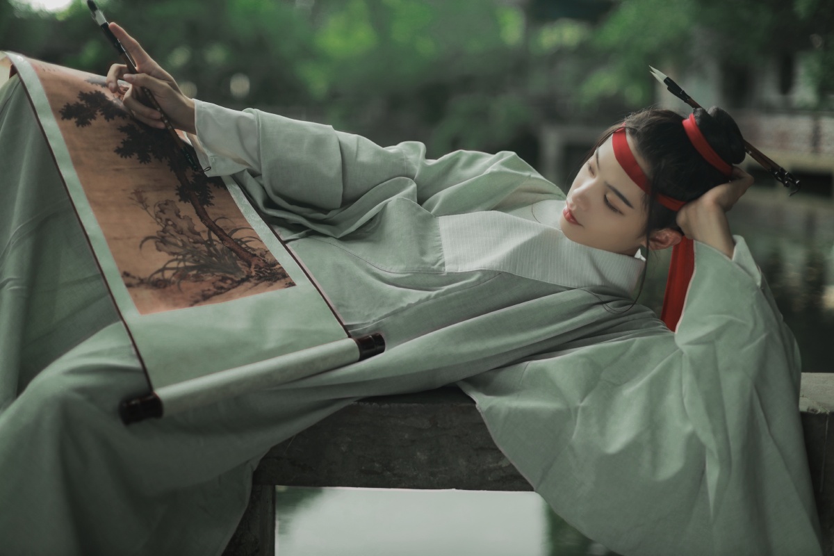 一组沈周简易cos出镜音妹妆造