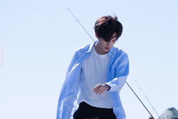 1403945