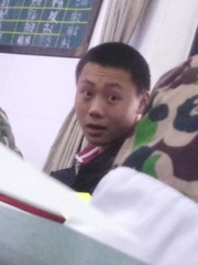 1560272
