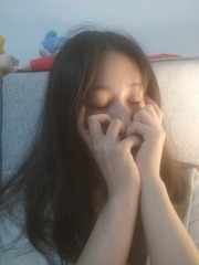 743945