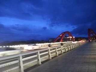 1083643