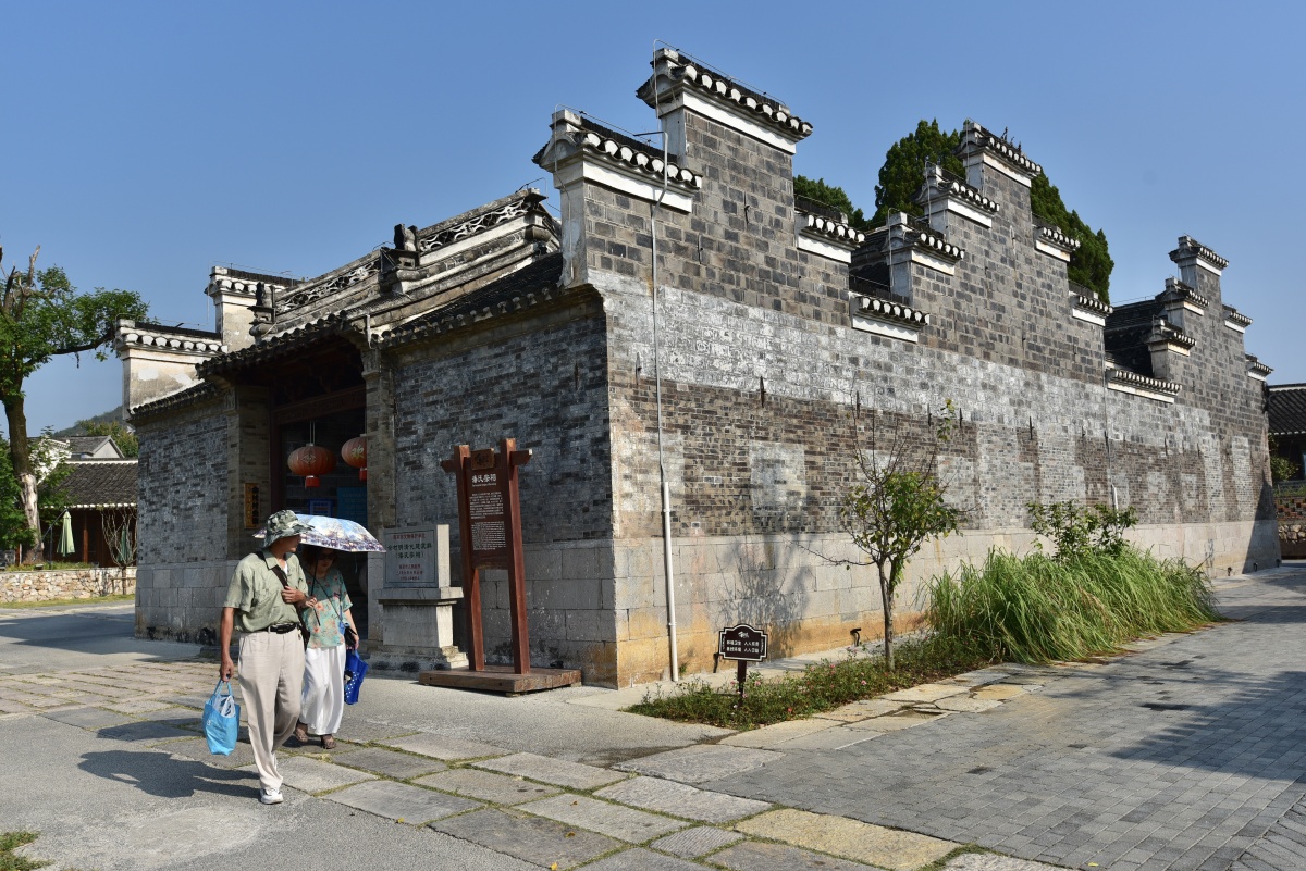 南京市佘村明清代建筑群由潘氏住宅和潘氏宗祠组成