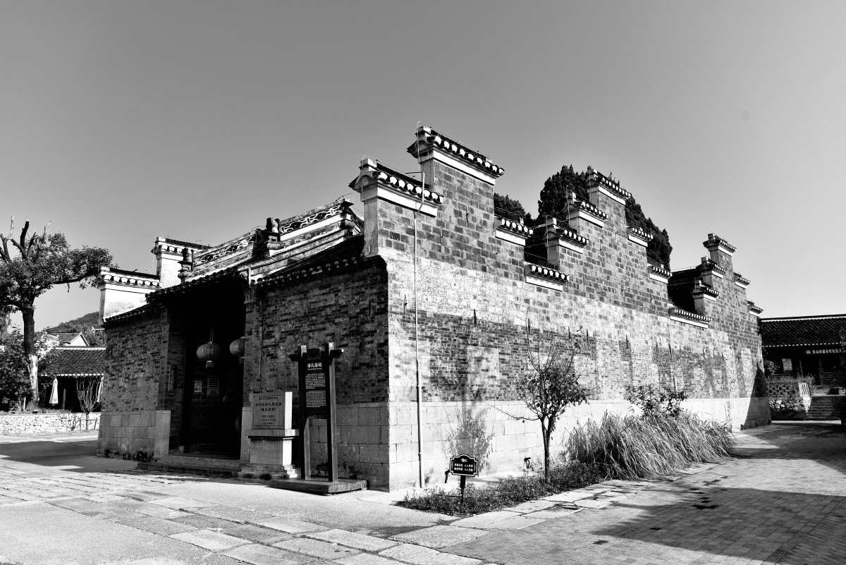 南京市佘村明清代建筑群由潘氏住宅和潘氏宗祠组成