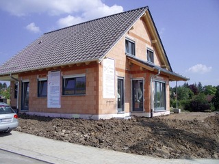 68074
