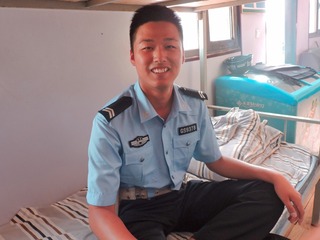 738158