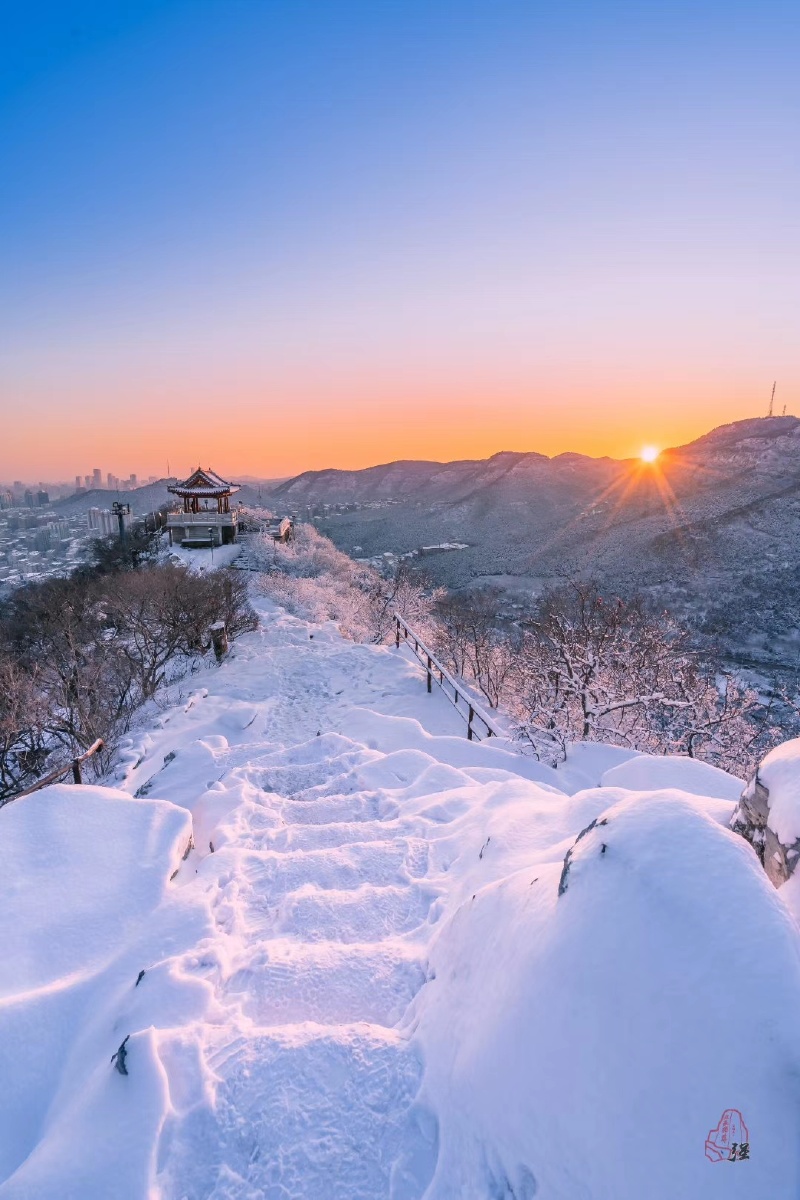 千佛山雪后日出也很美吧