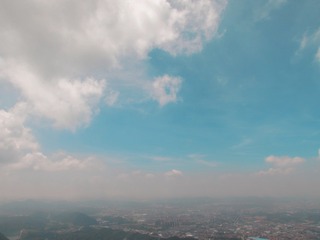 888706