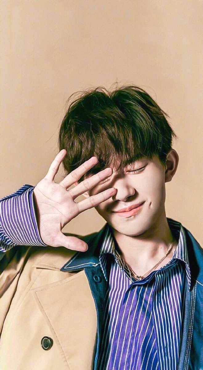 想做易烊千玺的梨涡这个男生太甜了好爱