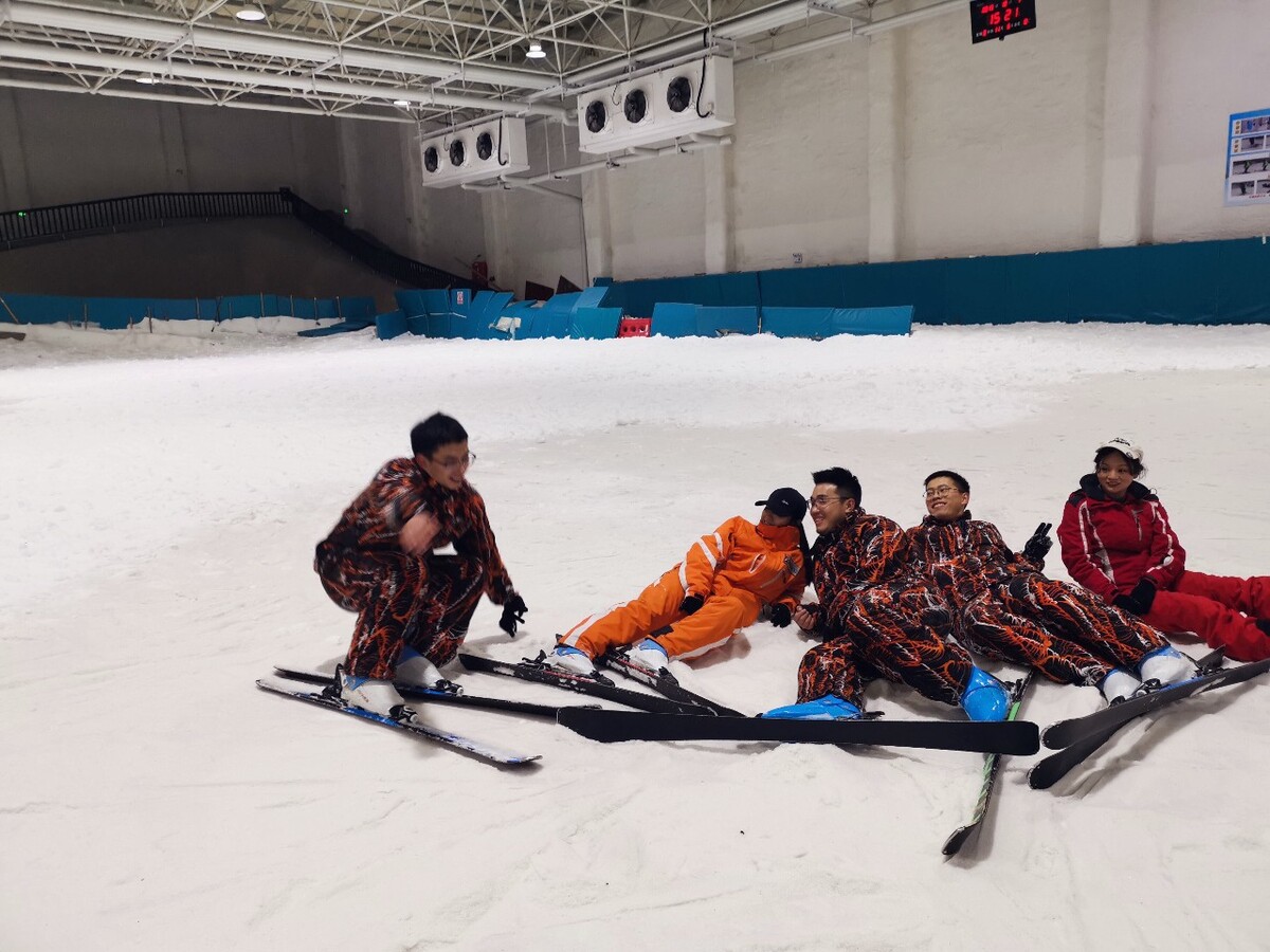国内有室内滑雪场么