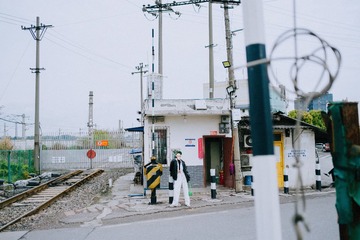 001