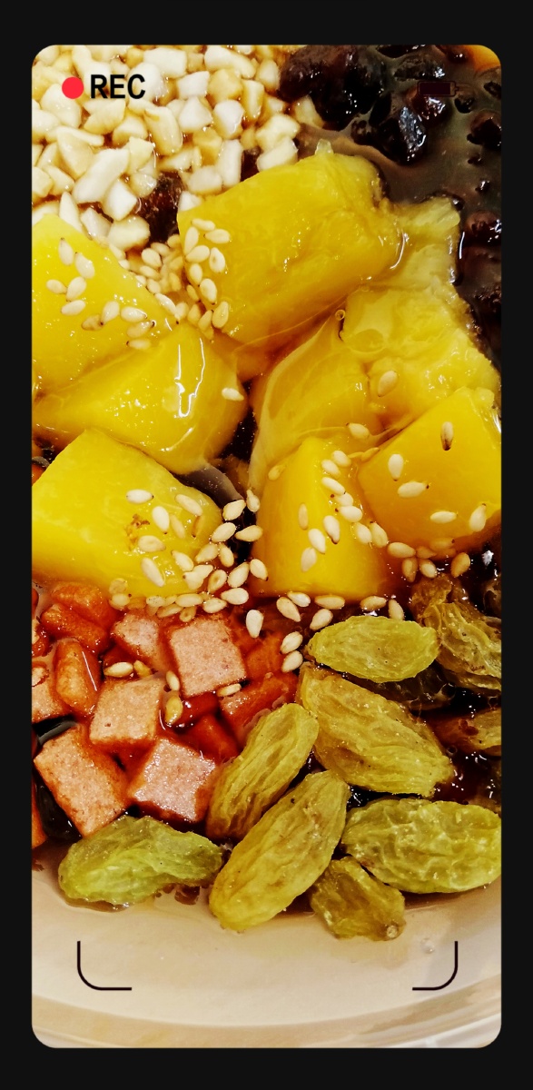 黄桃水果冰粉黄桃小宇圆红糖蜜红豆山楂葡萄干白芝麻