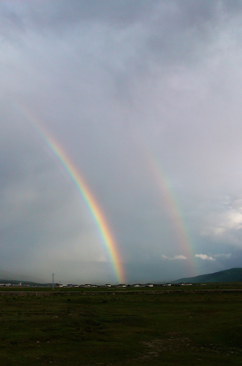 双虹 br /> 高原午后的彩虹