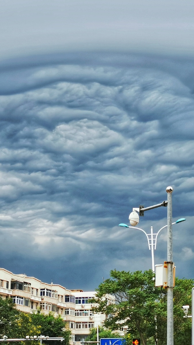 昨天惊遍天津到糙面云