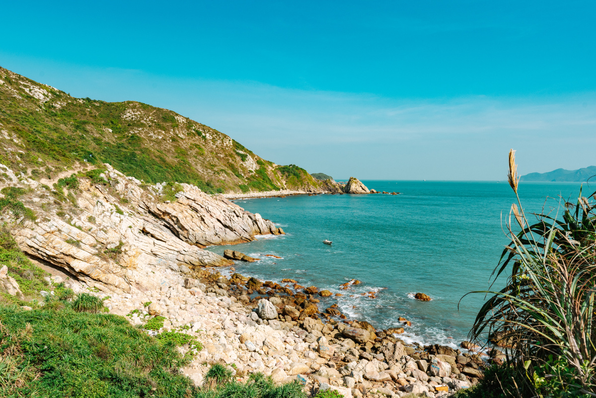 深圳东西冲海岸线
