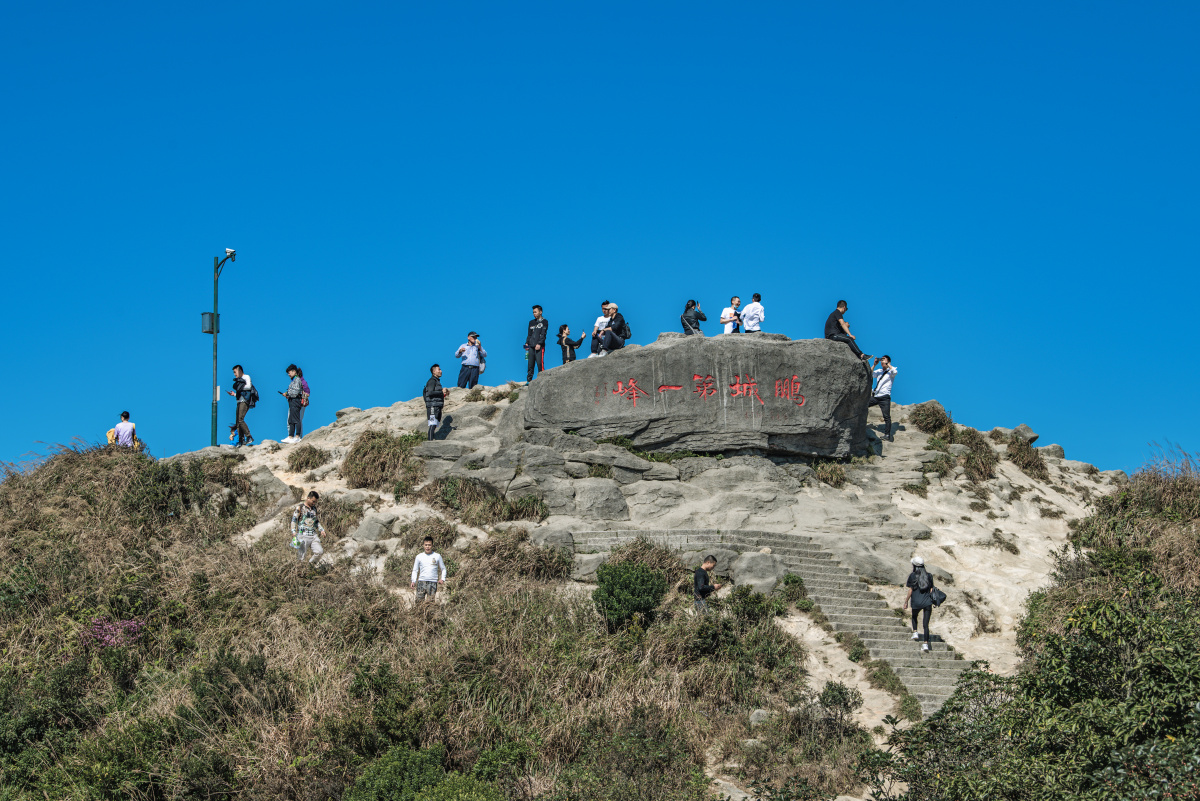 鹏城第一峰