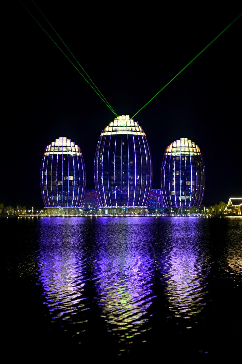 南康家居小镇建筑夜景倒影宛如仙境