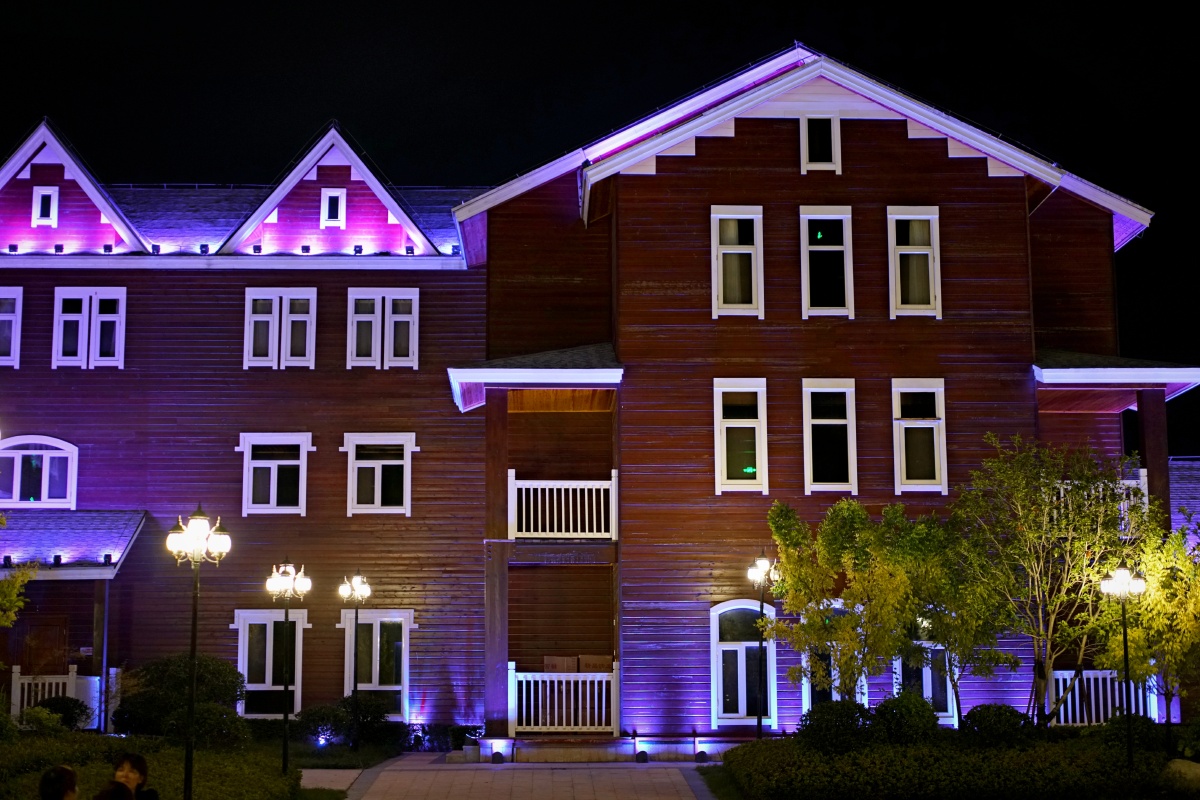 南康家居小镇建筑夜景倒影宛如仙境