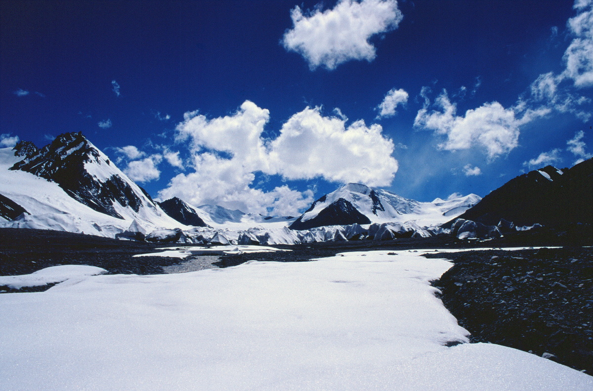 长江源头之一岗加曲巴冰川