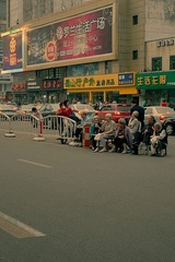 街心的老人们