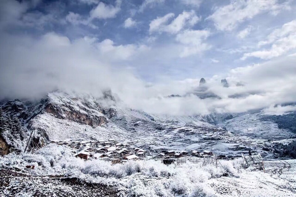 扎尕那雪景