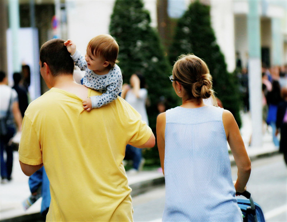 在东京最为著名的购物天堂——银座,人群熙熙攘攘,走到哪拍到哪的我