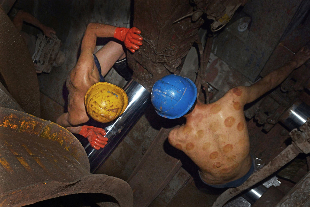 "今镜头"2015年度图片故事 《地铁建设者》(组照12