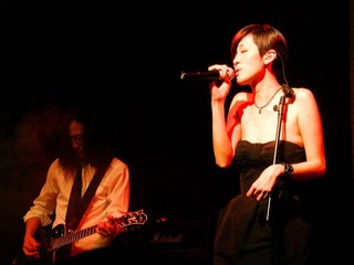 陈珊妮北京现场之二：甩头秀桑 @ 20090507
