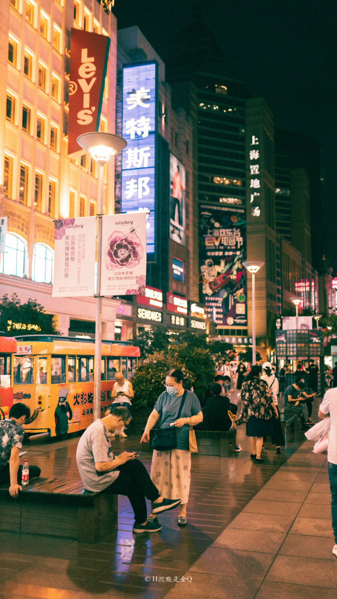 "上海故事复古街头胶片风格"