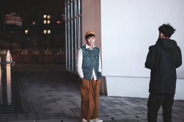 001