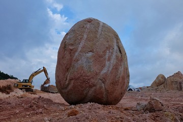 815711