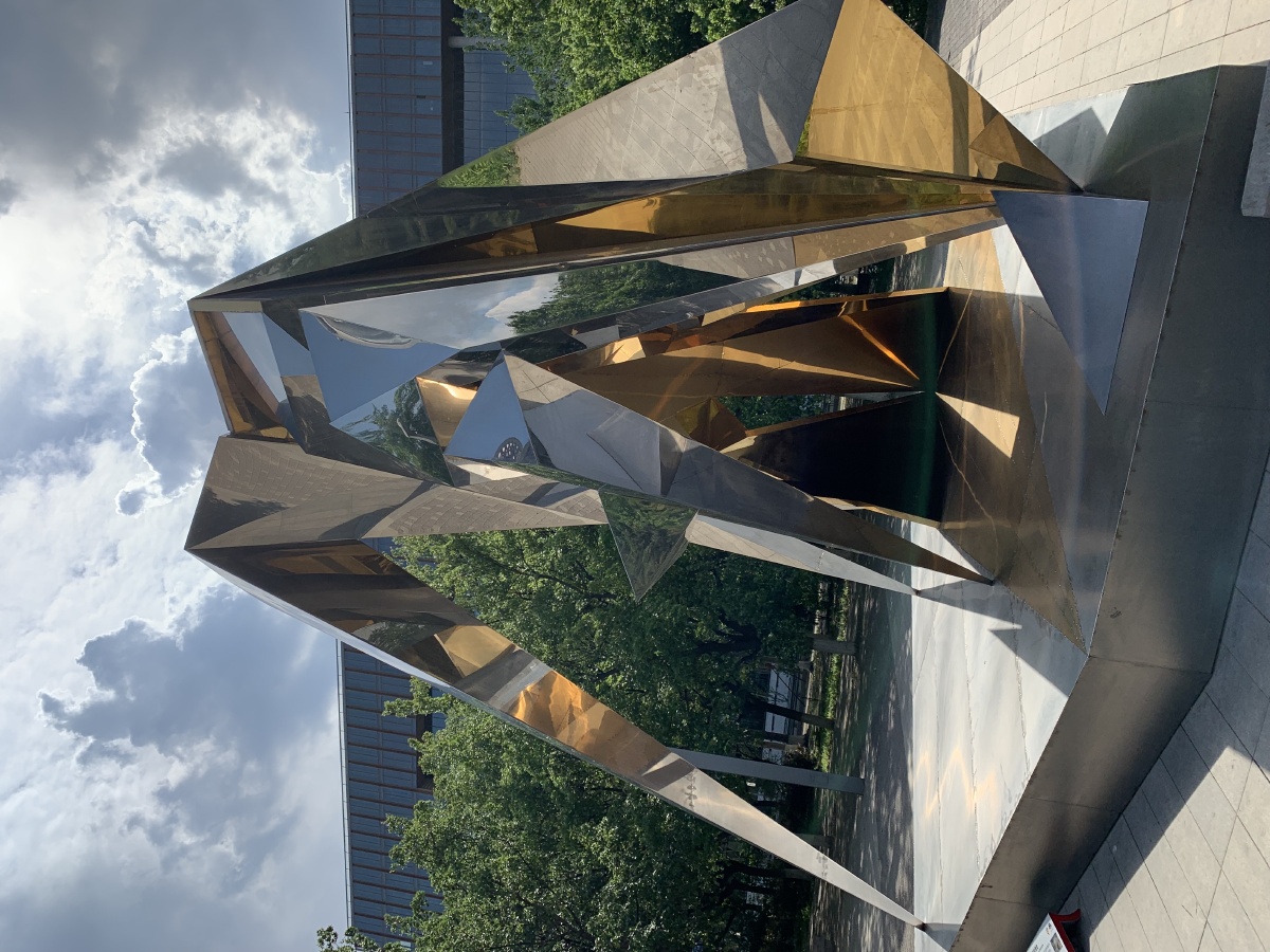 广场不锈钢雕塑三维空间的演变