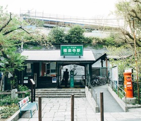 468736