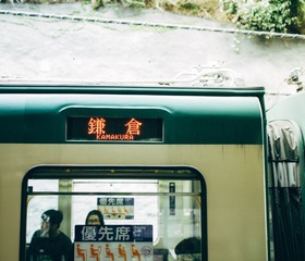 468737