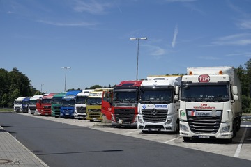993854