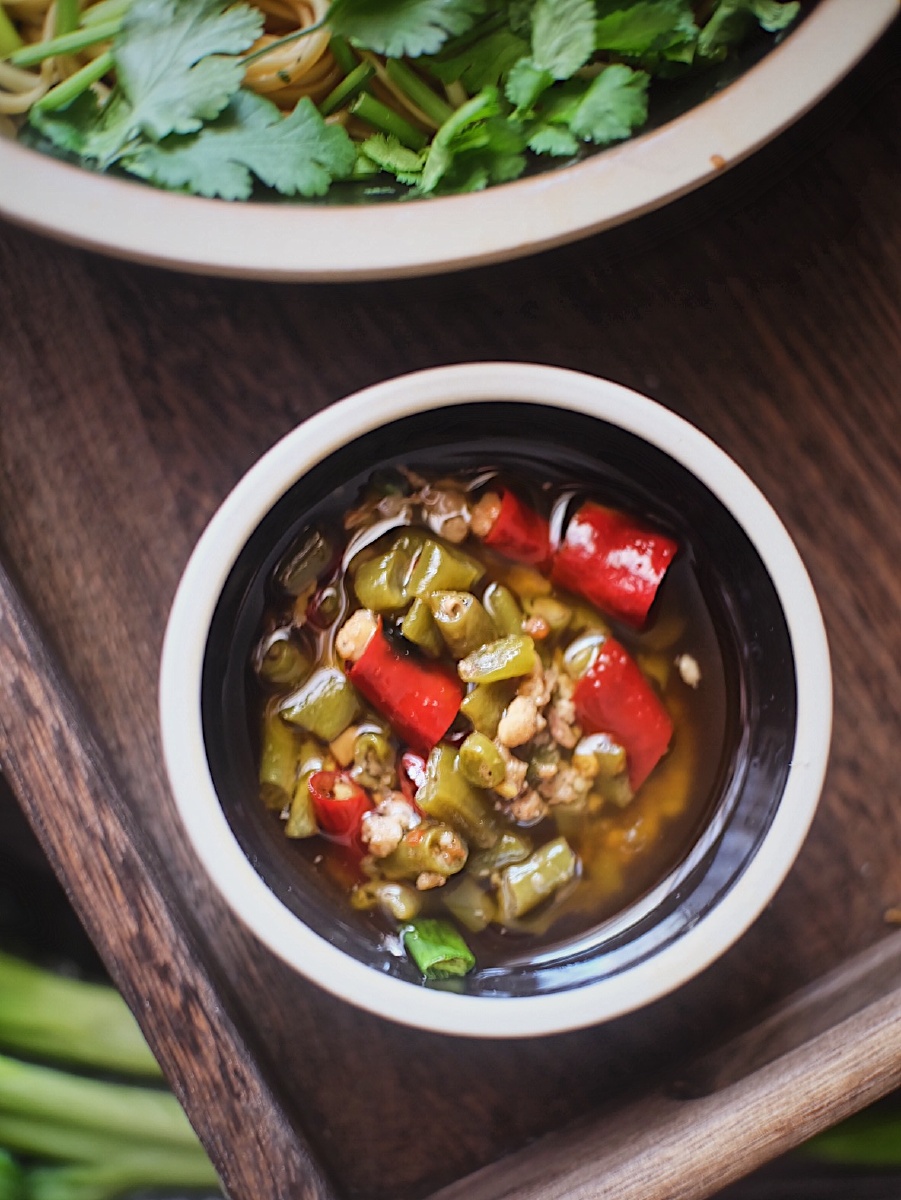 肉末豇豆面几分钟的时间就可以煮上一碗酸脆爽口的面味道很不错