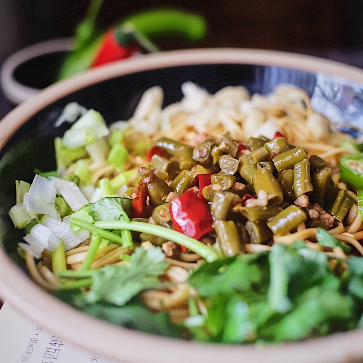 肉末豇豆面,几分钟的时间就可以煮上一碗酸脆爽口的面,味道很不错. - 