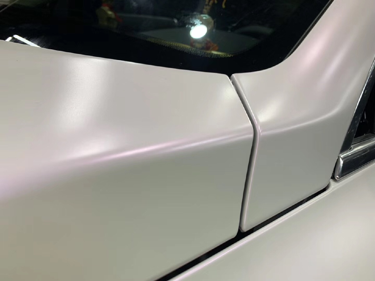 比亚迪唐电光白变紫