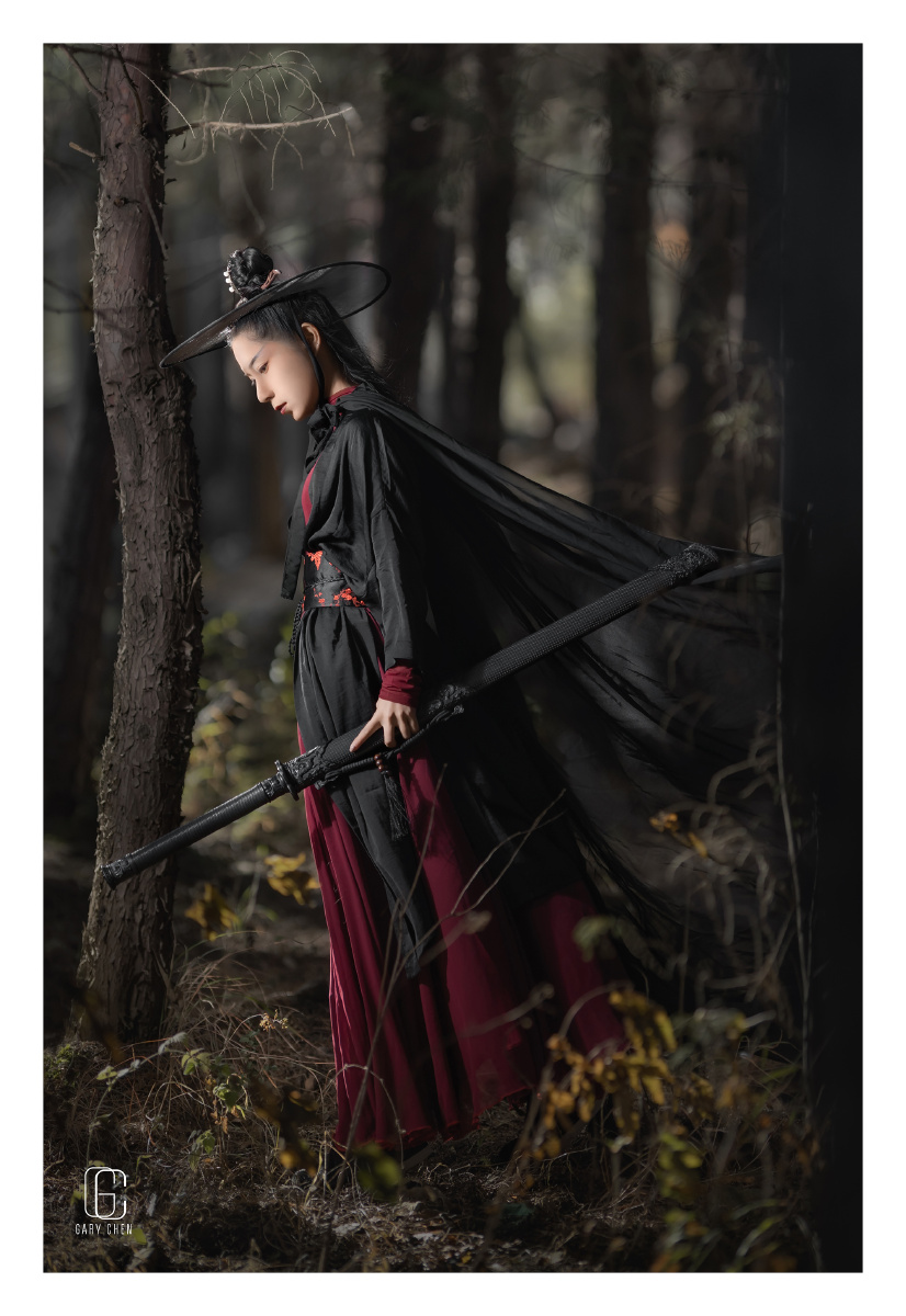 女侠客摄影&后期:garychen 器材:神牛ad300pro 佳能eos r sigma