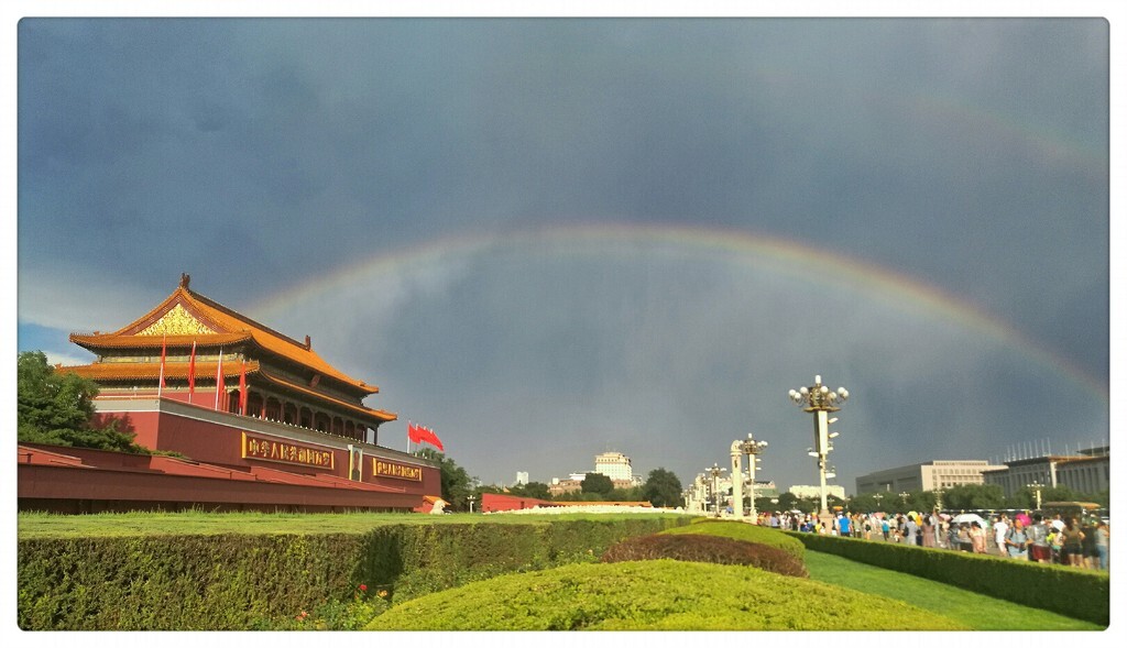 天安门上彩虹升